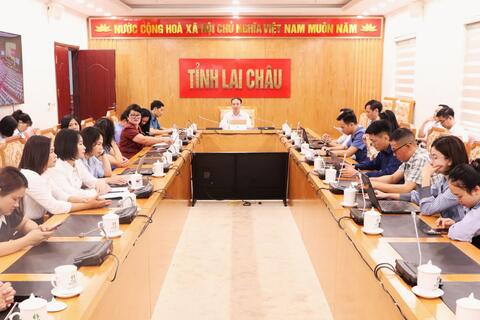 Hội nghị toàn quốc nghiên cứu, học tập, quán triệt và triển khai thực hiện Nghị quyết Hội nghị lần thứ hai Ban Chấp hành Trung ương Đảng khóa XIV