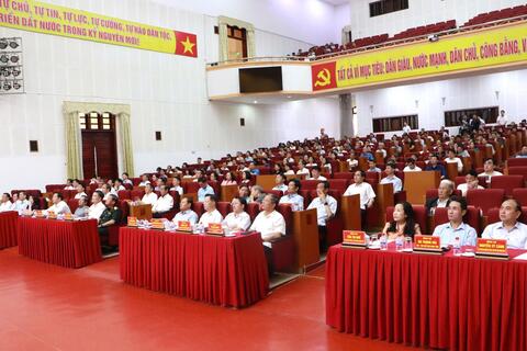 Văn phòng UBND tỉnh tham gia Hội nghị toàn quốc nghiên cứu, học tập, quán triệt và triển khai thực hiện một số nghị quyết, chỉ thị của Bộ Chính trị
